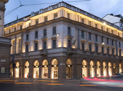 dove bruccia fendi la sua collezione|Fendi Casa, il primo store in piazza della Scala a Milano .